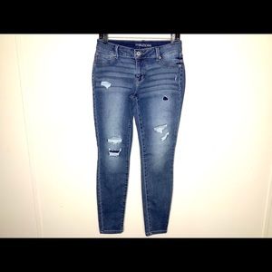 < NWOT Maurices Jeggings >